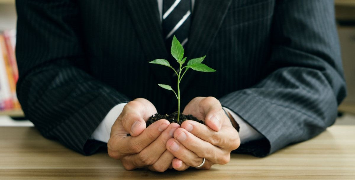 HOW CAN BUSINESSES REDUCE PLASTIC USE AND IMPROVE THEIR PLASTIC FOOTPRINT